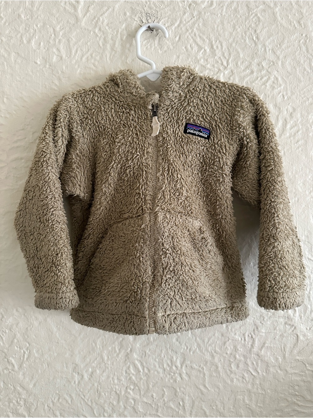Patagonia Baby Furry Friends Girls Fleece Hooded Jacket Tan Beige Bear 2T